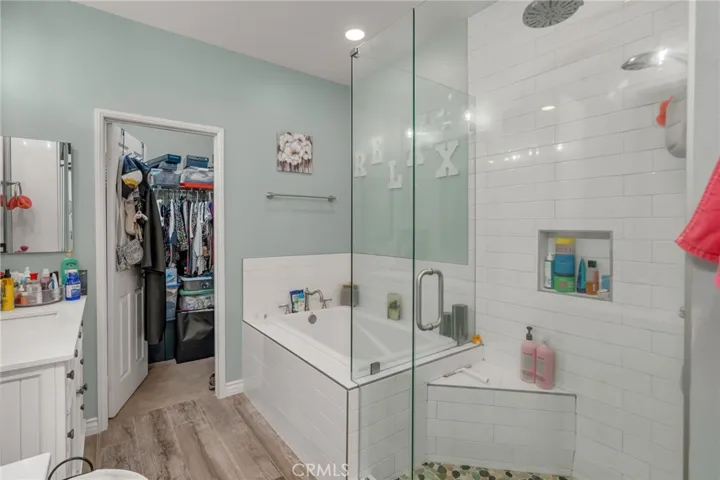1082 Venice, Upland, California 91786