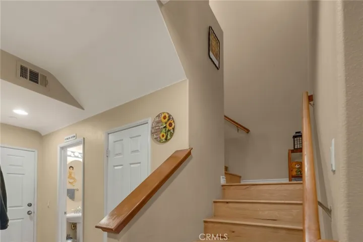 1082 Venice, Upland, California 91786