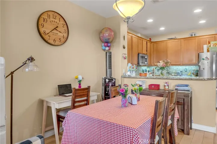 1082 Venice, Upland, California 91786