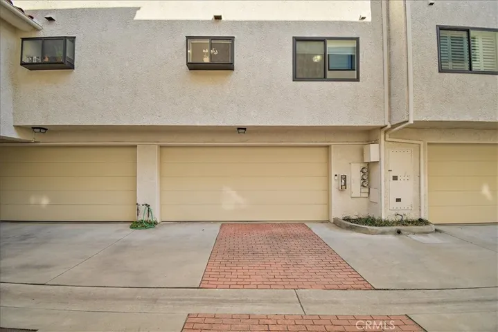 2-Car Garage