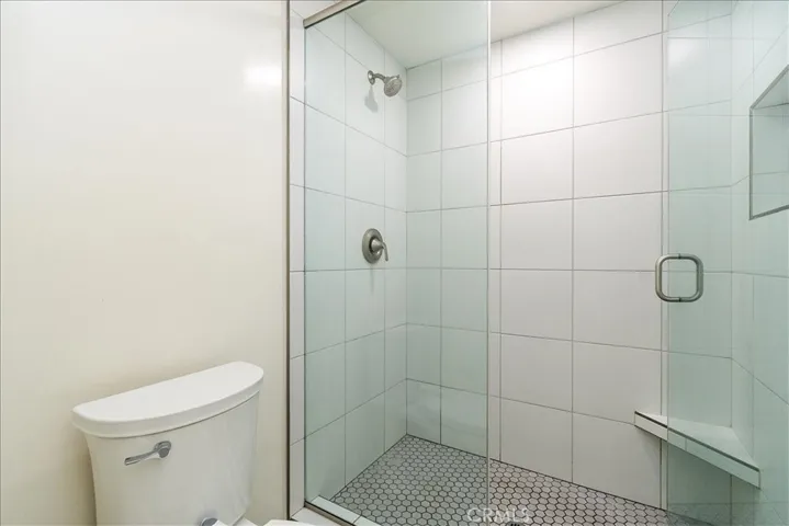 Ensuite 3/4 bath