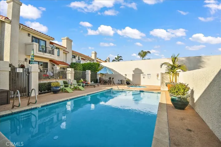HOA Pool & spa