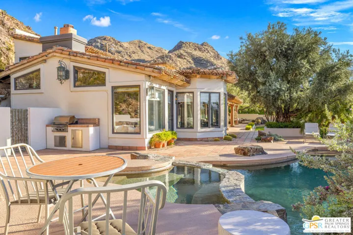 2300 S Bisnaga Avenue, Palm Springs, California 92264