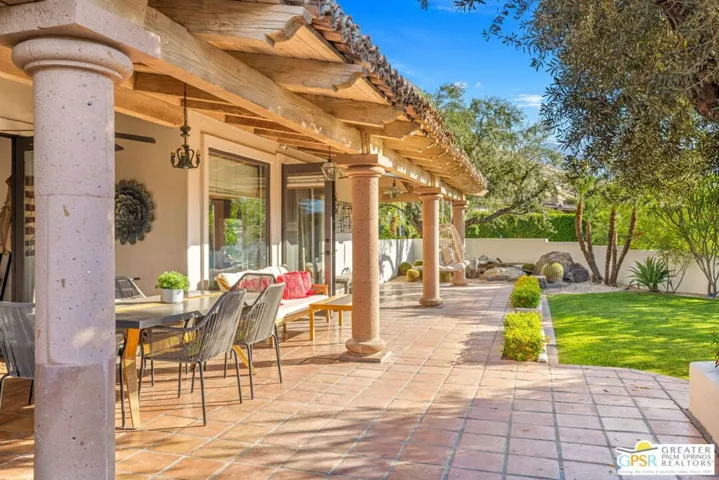 2300 S Bisnaga Avenue, Palm Springs, California 92264