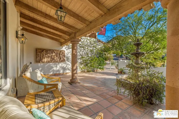 2300 S Bisnaga Avenue, Palm Springs, California 92264