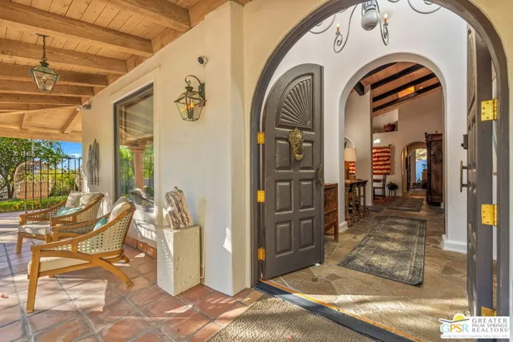 2300 S Bisnaga Avenue, Palm Springs, California 92264