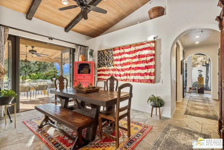 2300 S Bisnaga Avenue, Palm Springs, California 92264