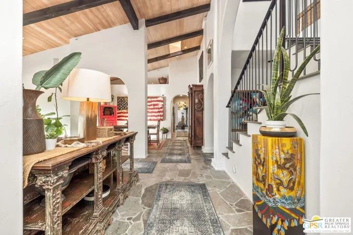 2300 S Bisnaga Avenue, Palm Springs, California 92264