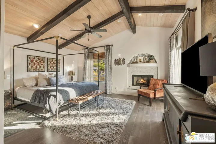 2300 S Bisnaga Avenue, Palm Springs, California 92264