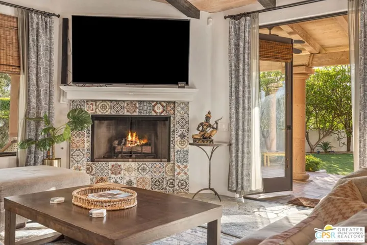 2300 S Bisnaga Avenue, Palm Springs, California 92264
