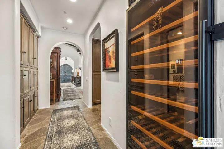 2300 S Bisnaga Avenue, Palm Springs, California 92264