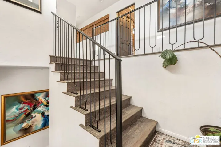 2300 S Bisnaga Avenue, Palm Springs, California 92264