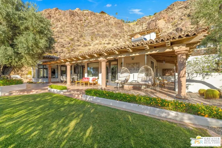 2300 S Bisnaga Avenue, Palm Springs, California 92264