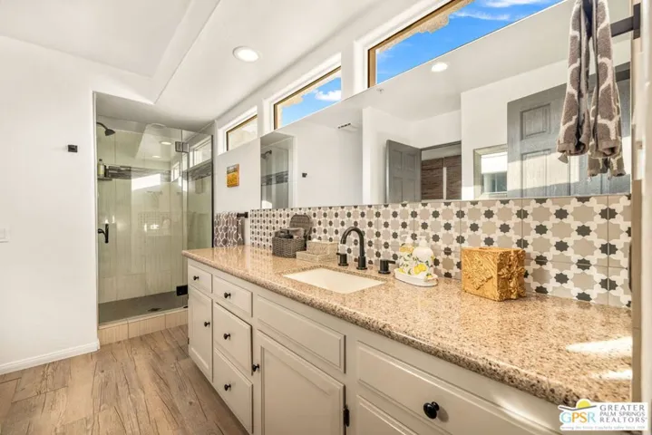 2300 S Bisnaga Avenue, Palm Springs, California 92264