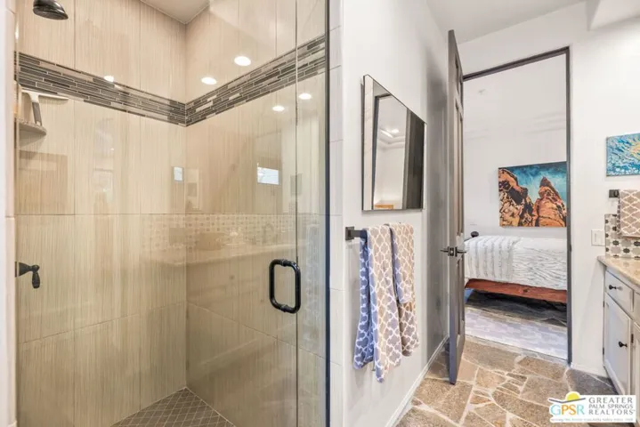 2300 S Bisnaga Avenue, Palm Springs, California 92264