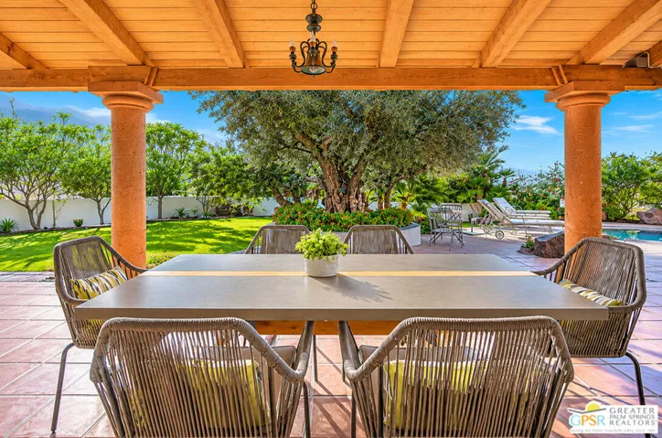 2300 S Bisnaga Avenue, Palm Springs, California 92264