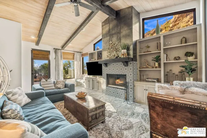 2300 S Bisnaga Avenue, Palm Springs, California 92264