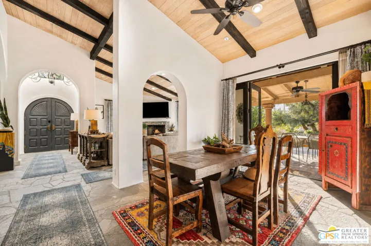 2300 S Bisnaga Avenue, Palm Springs, California 92264