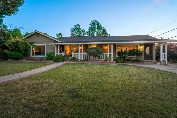 121 Victor Avenue, Campbell, California 95008