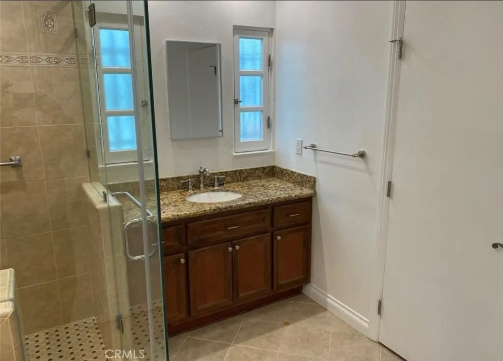 Downstairs Unit- Photos from 2025. Unit is Rented