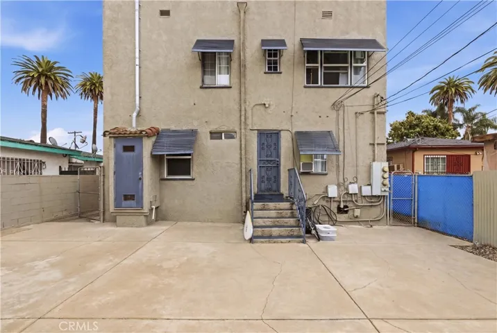 2911 S Palm Grove Avenue, Los Angeles, California 90016