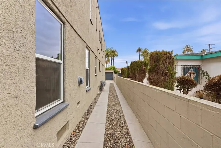 2911 S Palm Grove Avenue, Los Angeles, California 90016