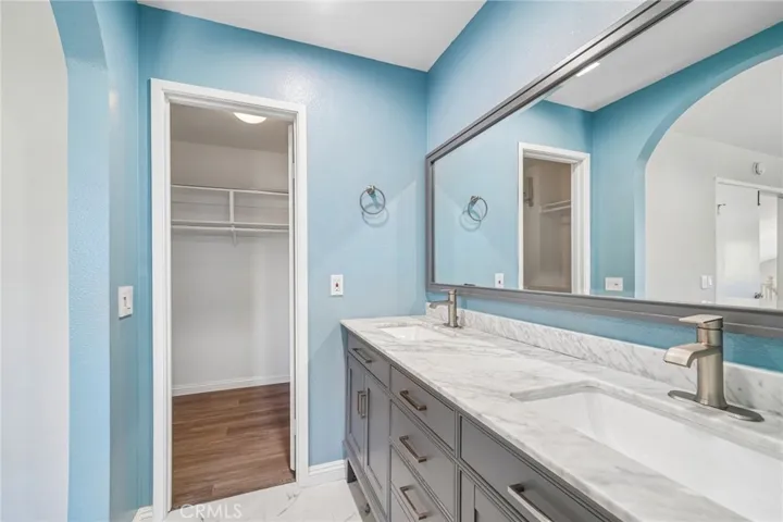 Primary bedroom Bathroom