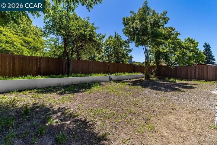 1650 Moraga Dr, Santa Rosa, California 95404