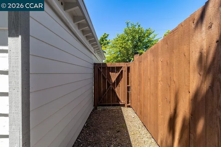1650 Moraga Dr, Santa Rosa, California 95404