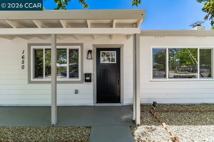 1650 Moraga Dr, Santa Rosa, California 95404