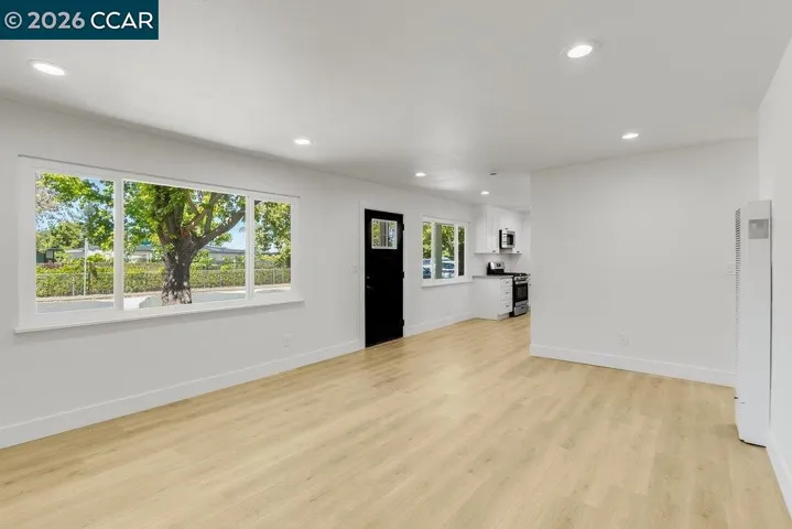 1650 Moraga Dr, Santa Rosa, California 95404