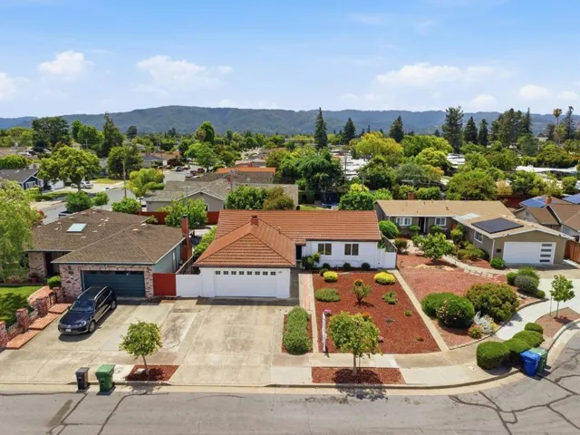 399 Castro Court, Campbell, California 95008