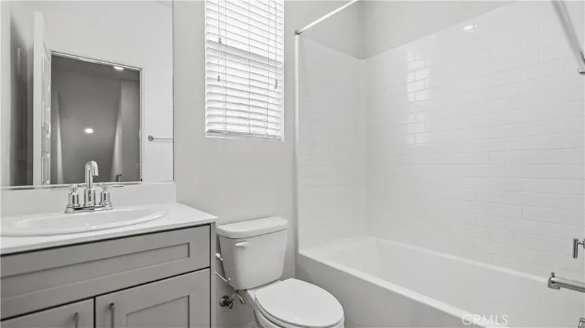 BATHROOM 2ND FLOOR