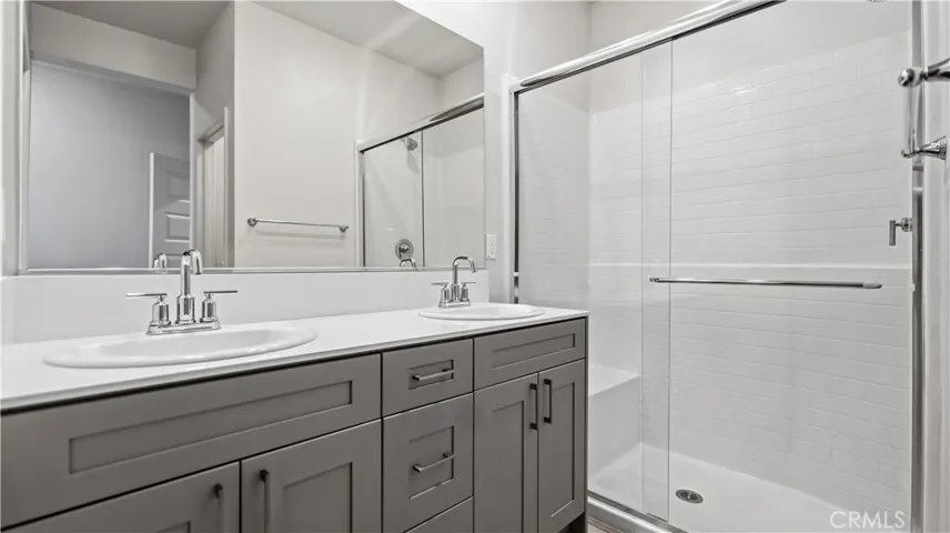 3RD FLOOR BATHROOM