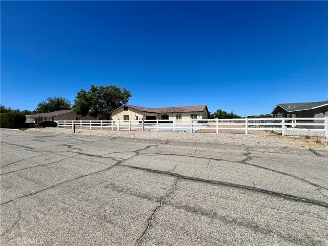40719 171th Street, Lake Los Angeles, California 93535