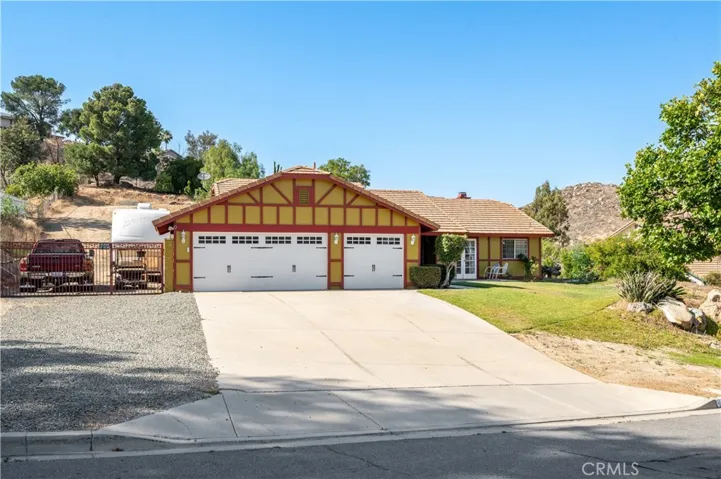7205 Ridgeline, Jurupa Valley, California 92509