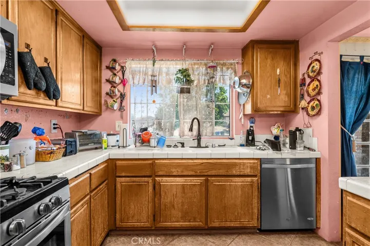 7205 Ridgeline, Jurupa Valley, California 92509