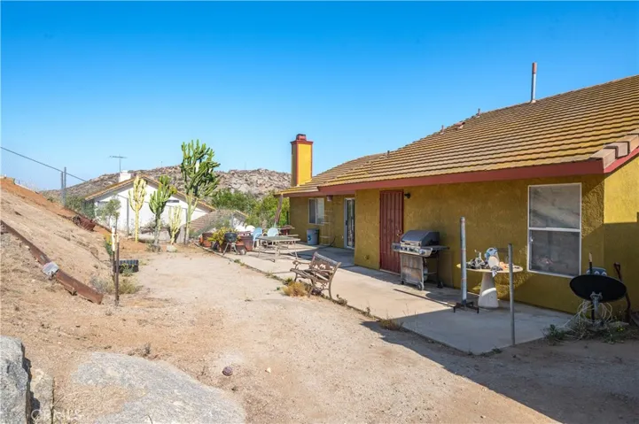 7205 Ridgeline, Jurupa Valley, California 92509