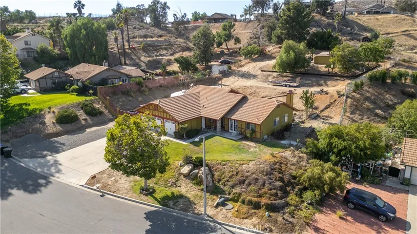 7205 Ridgeline, Jurupa Valley, California 92509