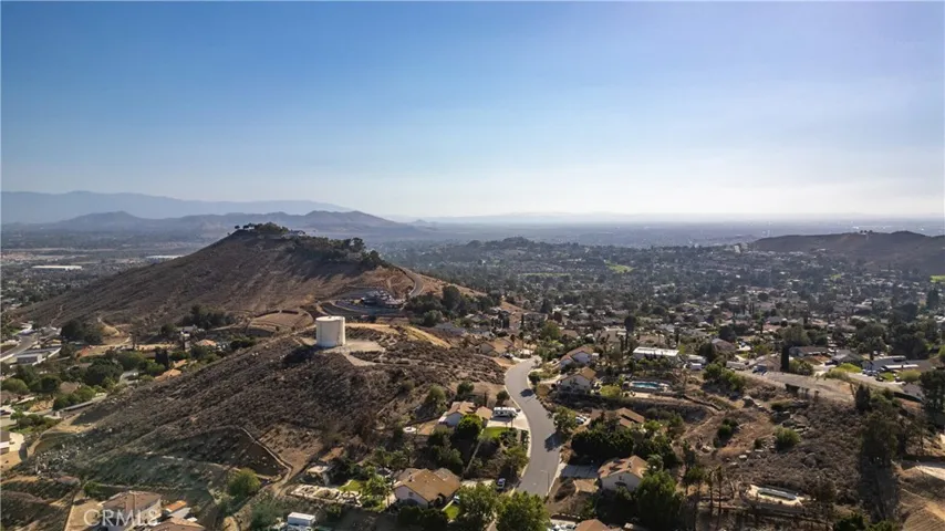 7205 Ridgeline, Jurupa Valley, California 92509