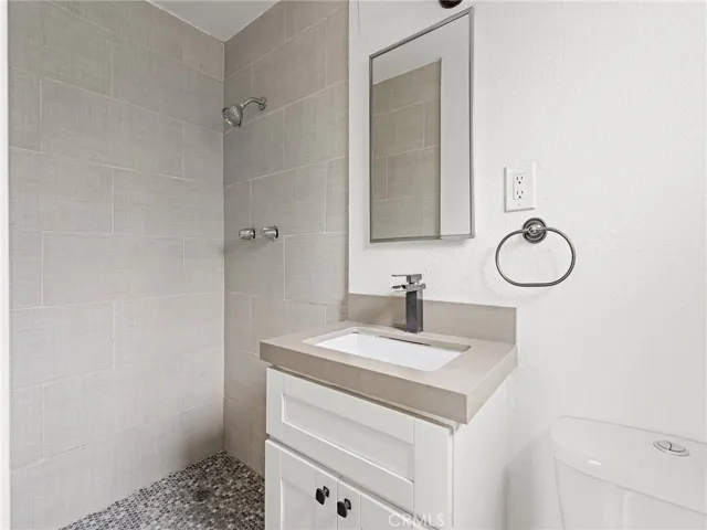 Front house bathroom #2