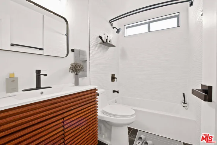 14110 Yukon Avenue, Hawthorne, California 90250