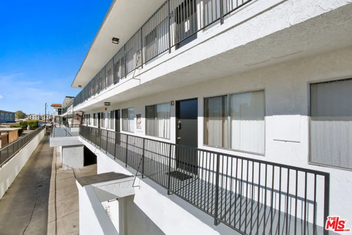 14110 Yukon Avenue, Hawthorne, California 90250