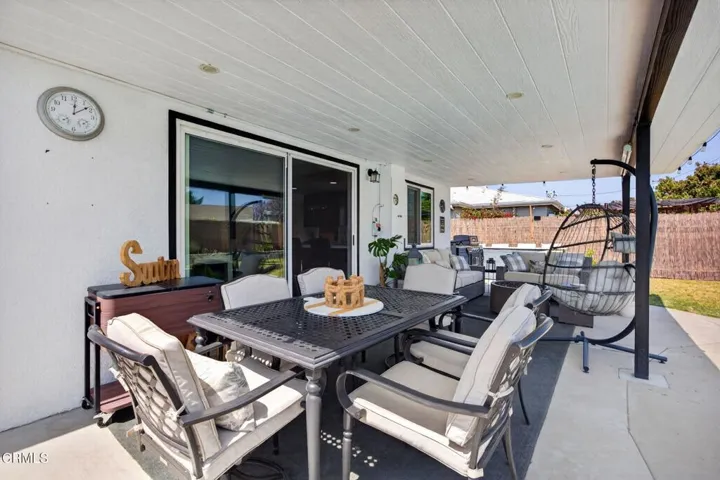 Covered Patio to Enjoy All-Seasons