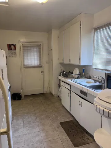 3564 Kitchen