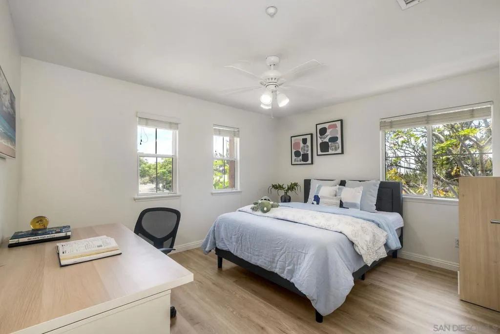 1 of 2 secondary bedrooms