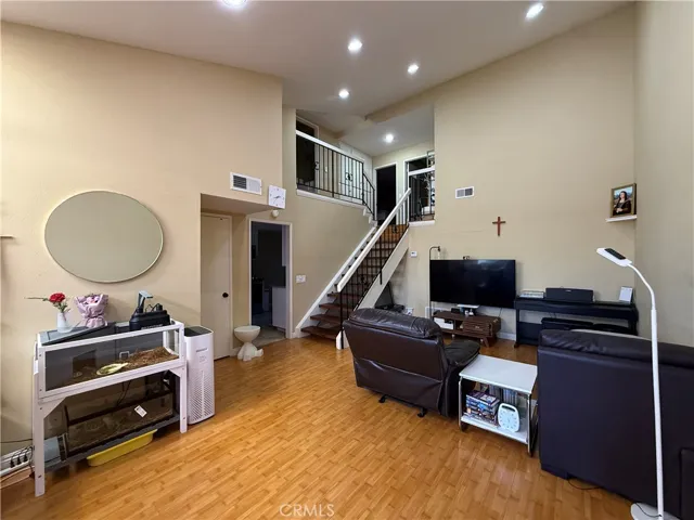 5815 Playa 84, Cypress, California 90630
