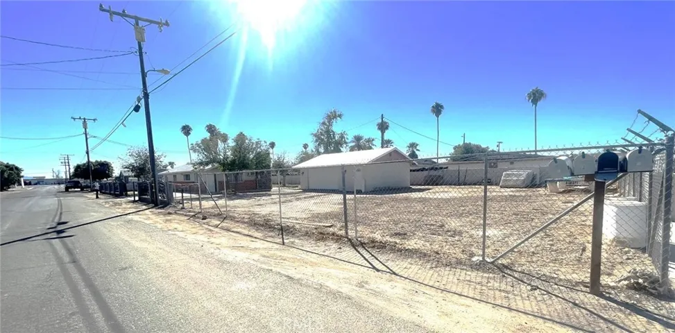 197 N Date Road, Blythe, California 92225