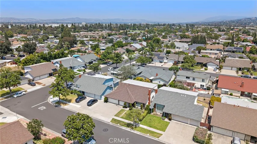 Ideally located just minutes from Old Towne Orange, Disneyland, Angel Stadium, fine dining, entertainment, easy freeway access
