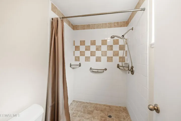 Fred Primary Bath 2